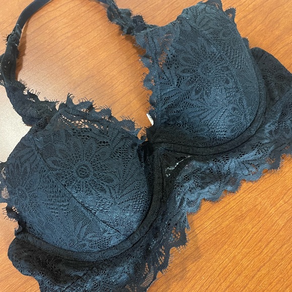 Lightly Lined Lace Halter Bralette - Picture 2 of 6